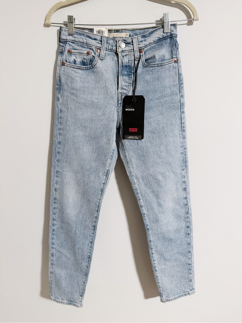 Levi’s - Premium Light Wash Wedgie Jeans